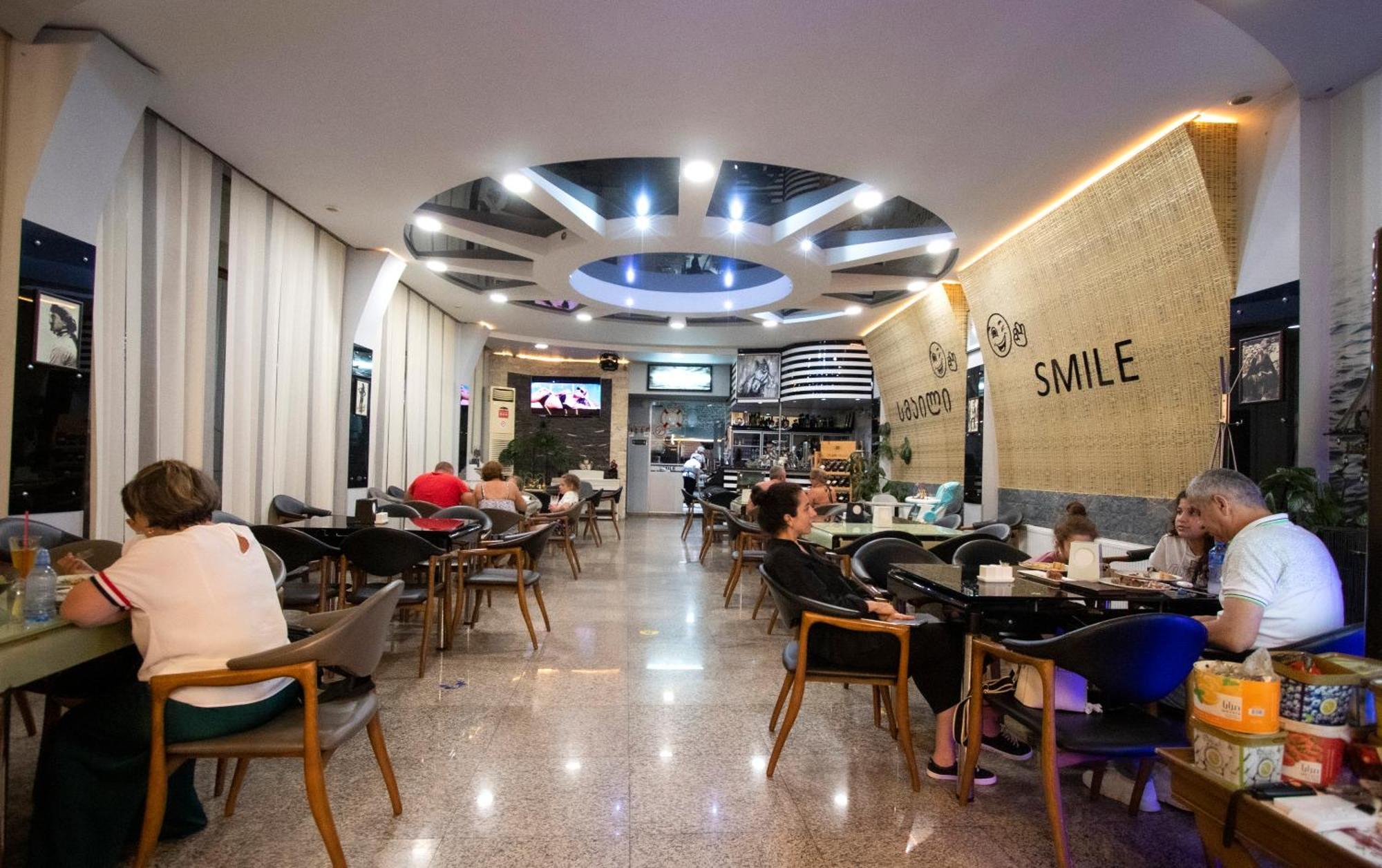 Hotel Smile Kobuleti Exterior photo