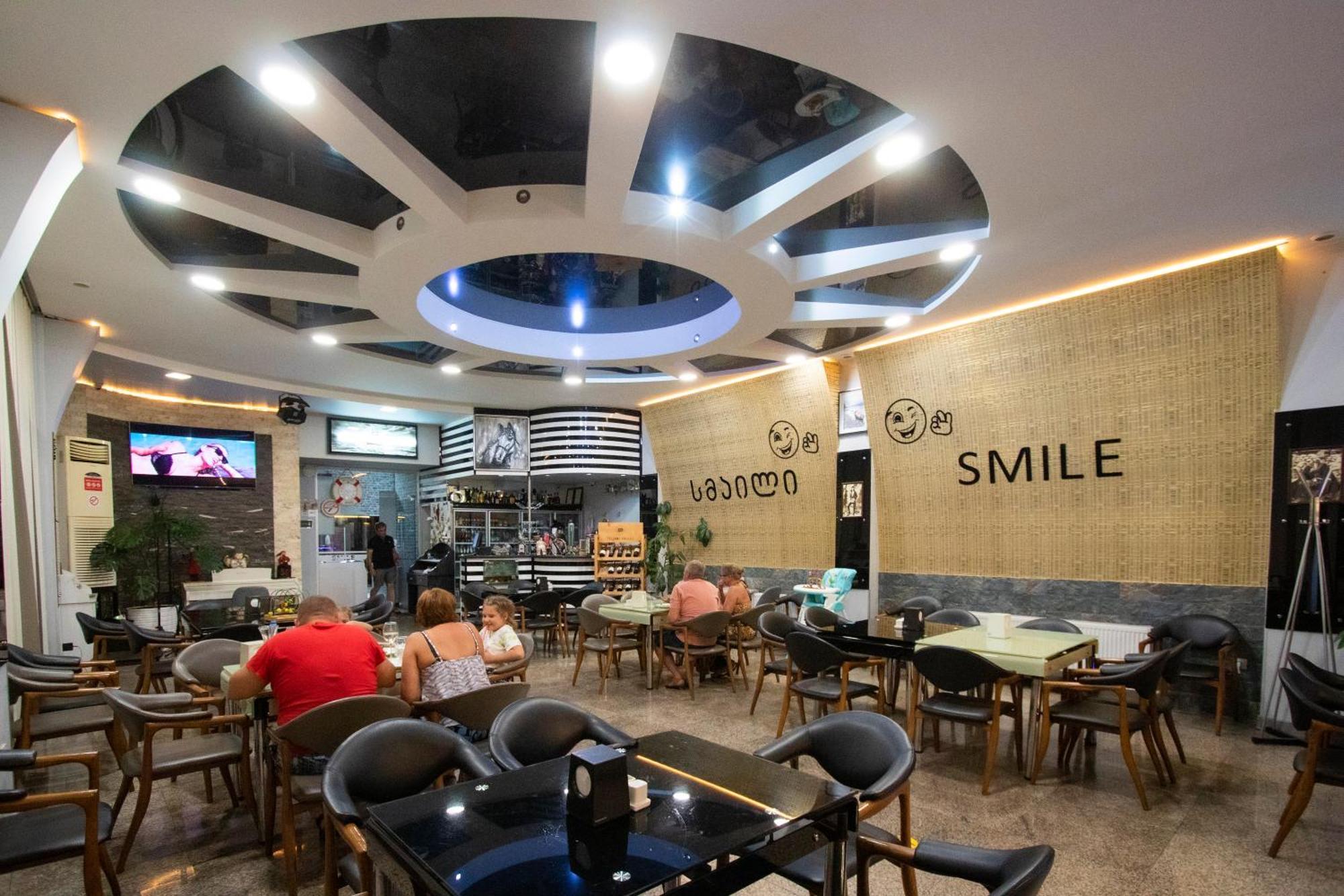 Hotel Smile Kobuleti Exterior photo