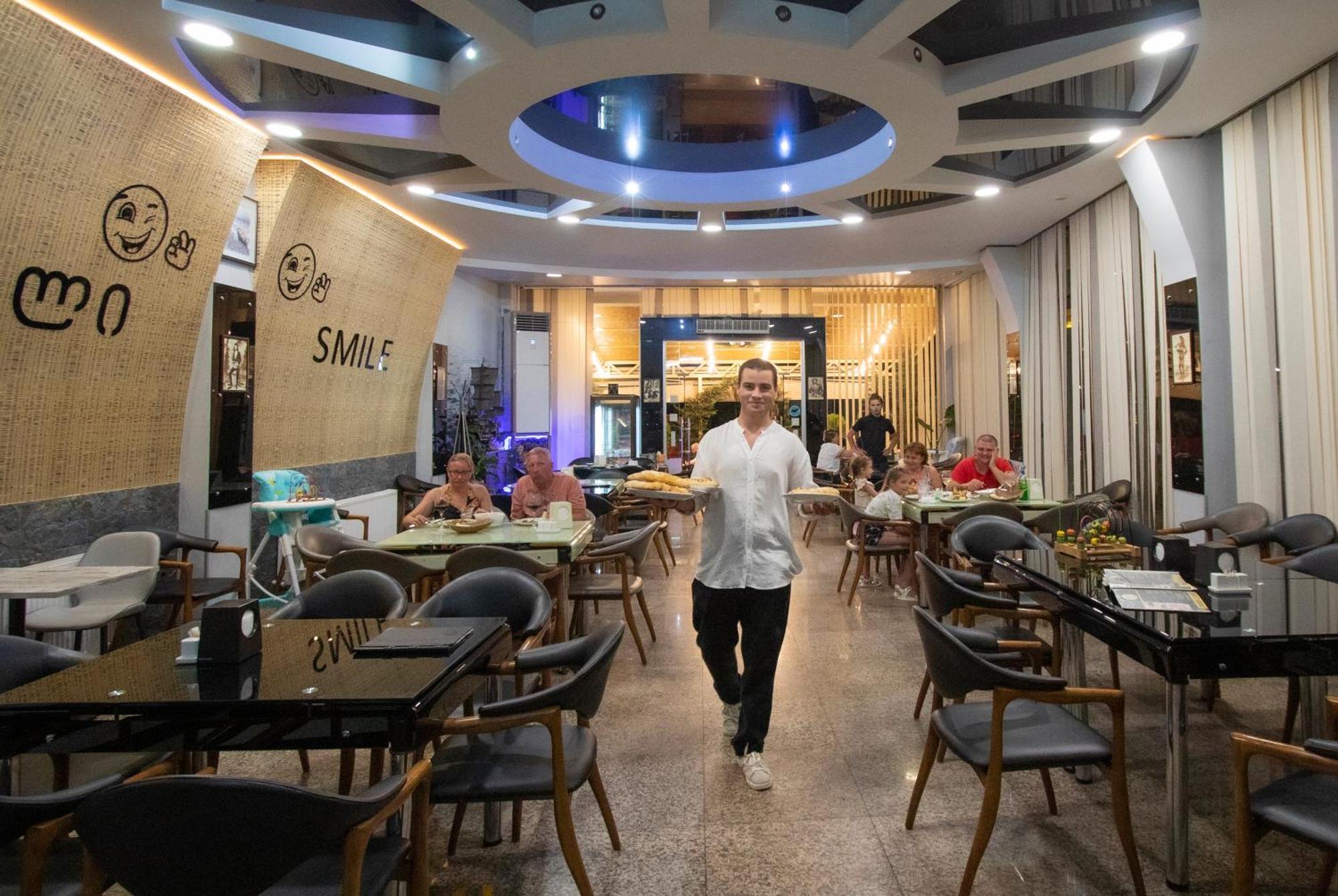 Hotel Smile Kobuleti Exterior photo