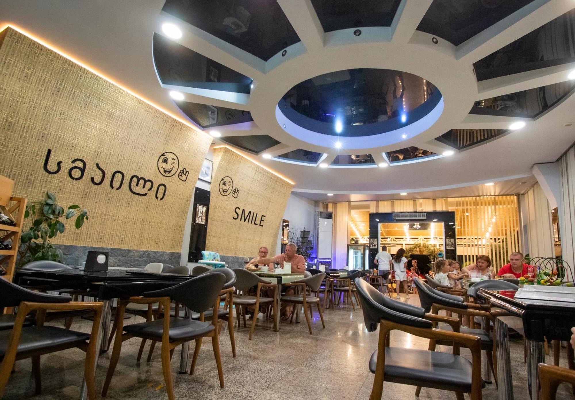 Hotel Smile Kobuleti Exterior photo
