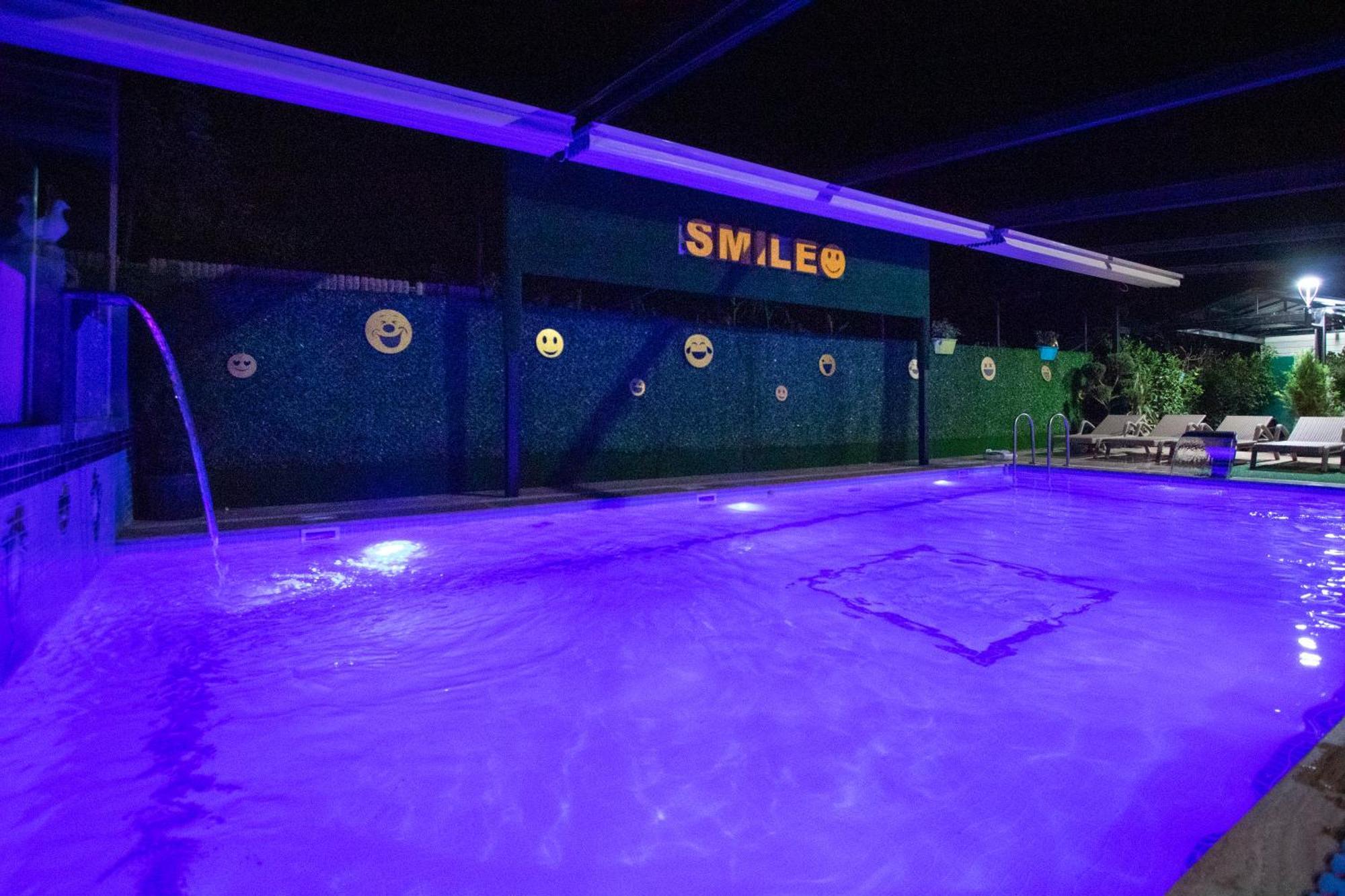 Hotel Smile Kobuleti Exterior photo