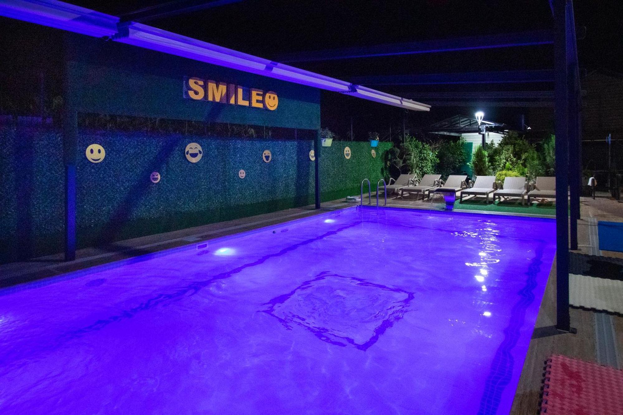 Hotel Smile Kobuleti Exterior photo