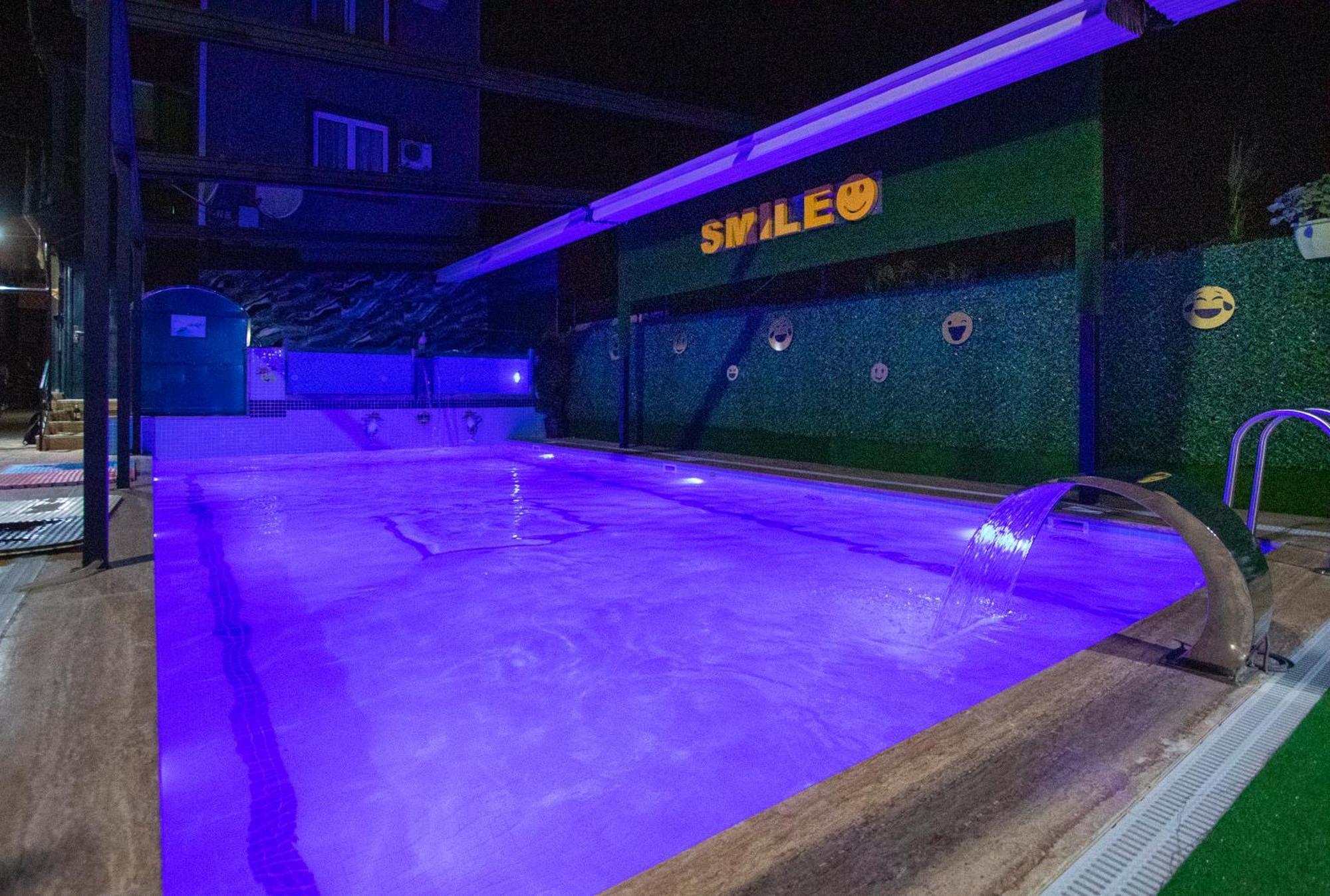 Hotel Smile Kobuleti Exterior photo