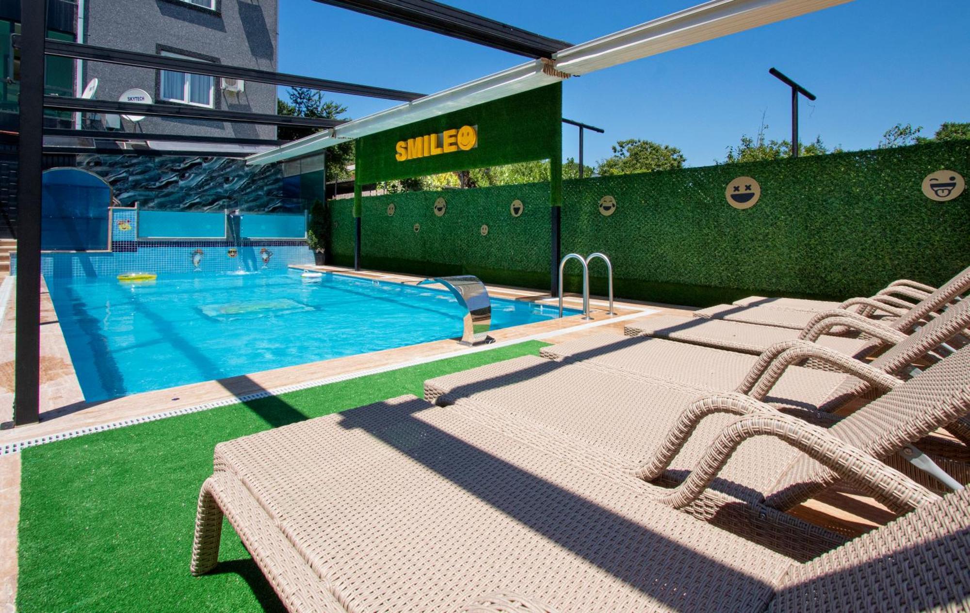 Hotel Smile Kobuleti Exterior photo