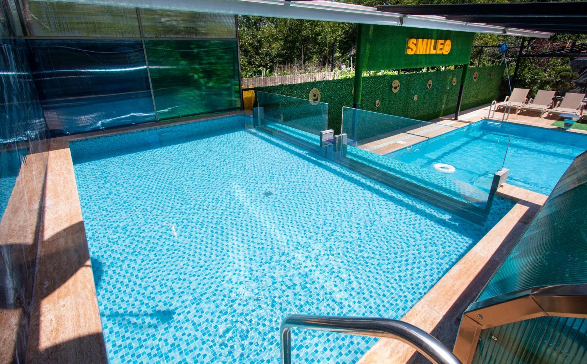 Hotel Smile Kobuleti Exterior photo
