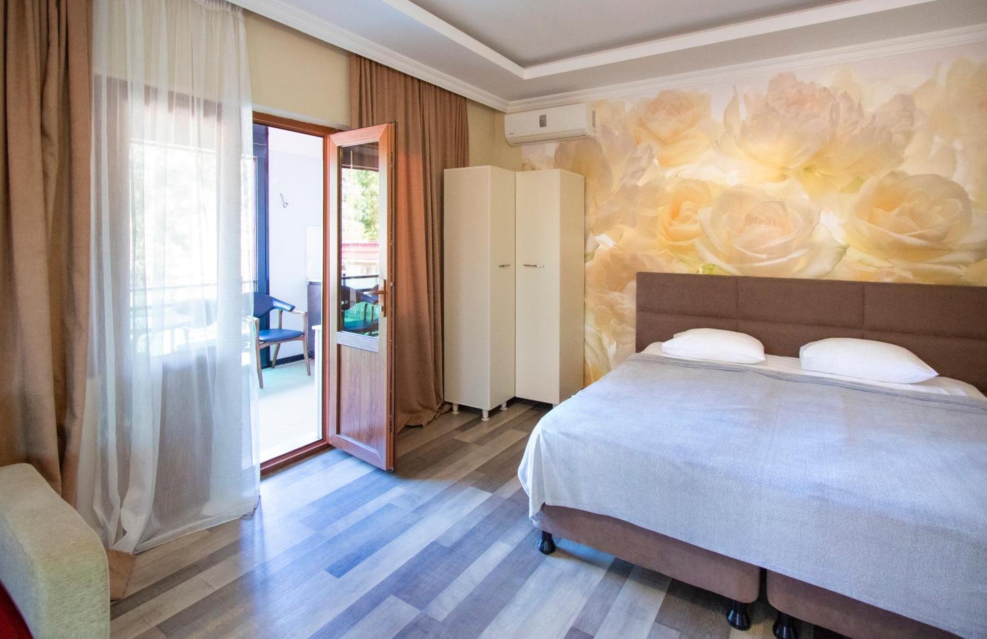 Hotel Smile Kobuleti Exterior photo