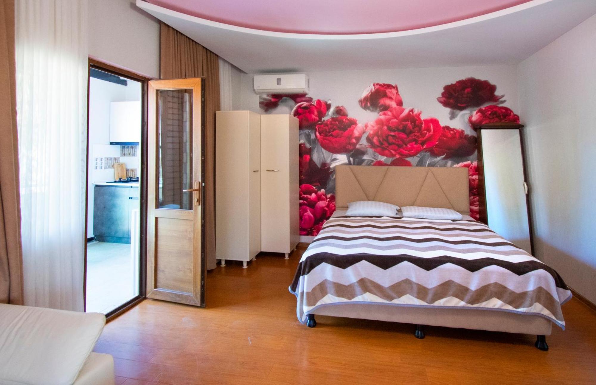 Hotel Smile Kobuleti Exterior photo