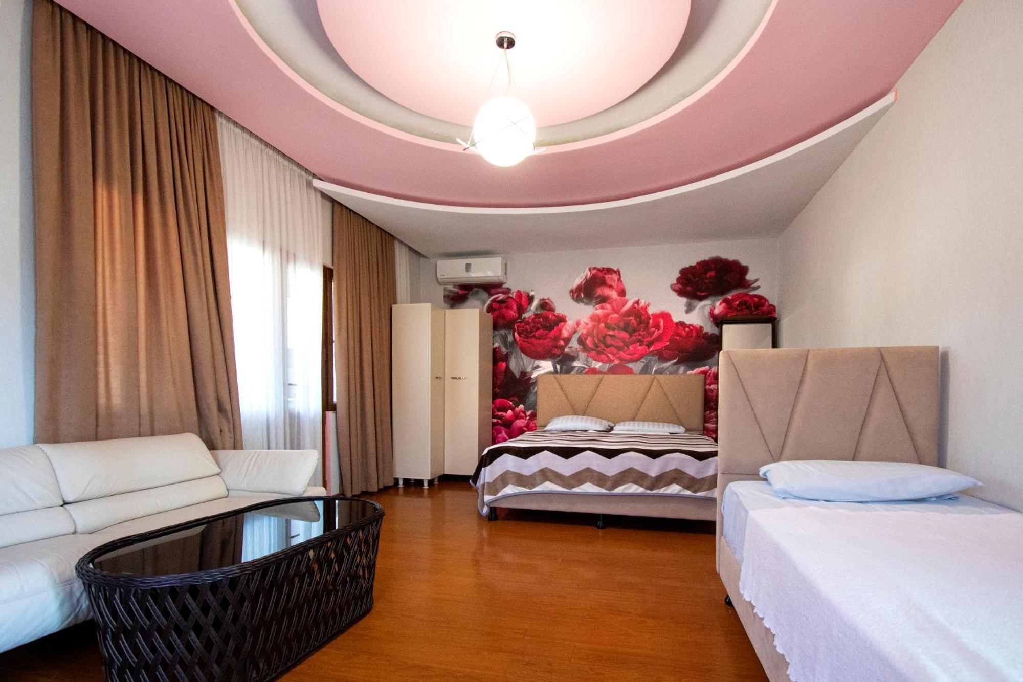 Hotel Smile Kobuleti Exterior photo