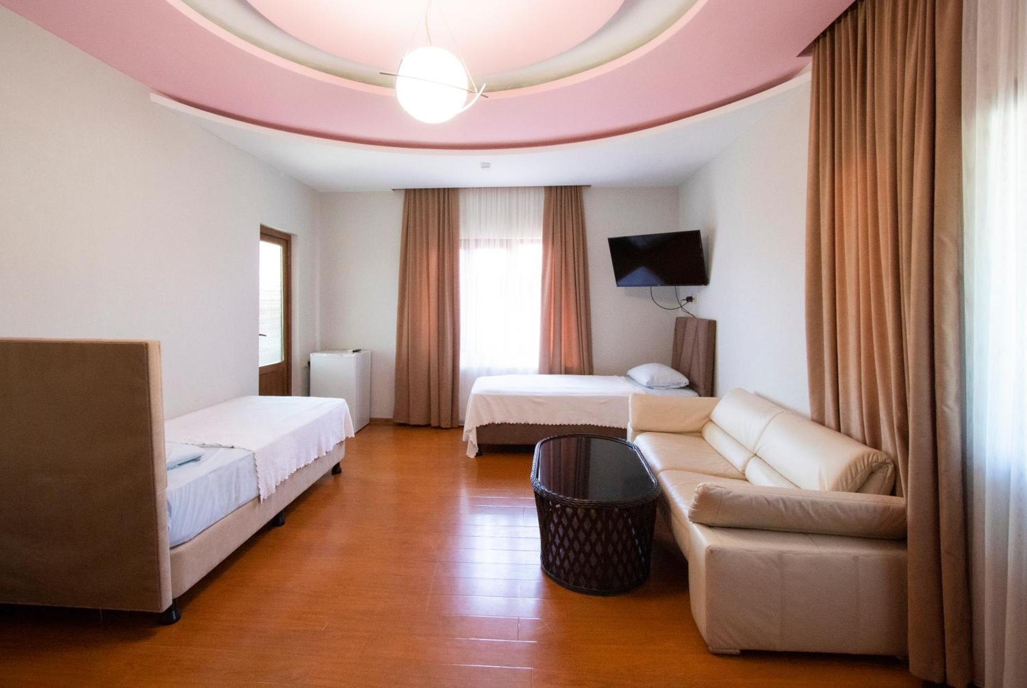 Hotel Smile Kobuleti Exterior photo